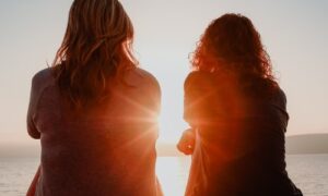 【夢占い】夢に亡くなった人が出てくる意味は?