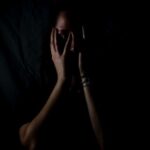 【夢占い】何度も怖い夢を見てしまう原因は?対策方法はある?